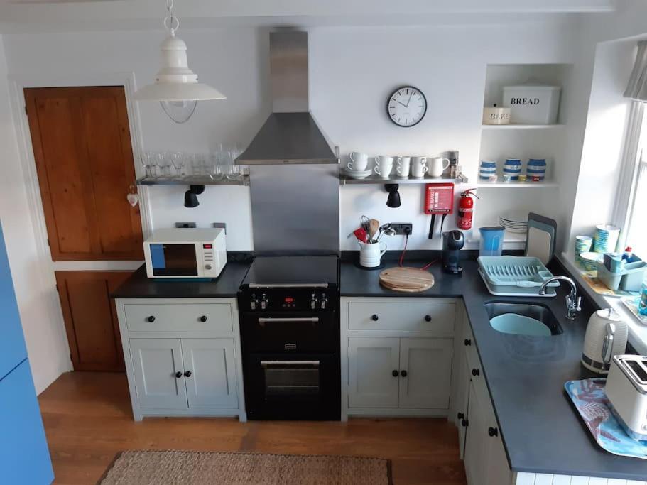 Corvus - Beautiful Cottage Half A Mile From Mousehole ペンザンス エクステリア 写真