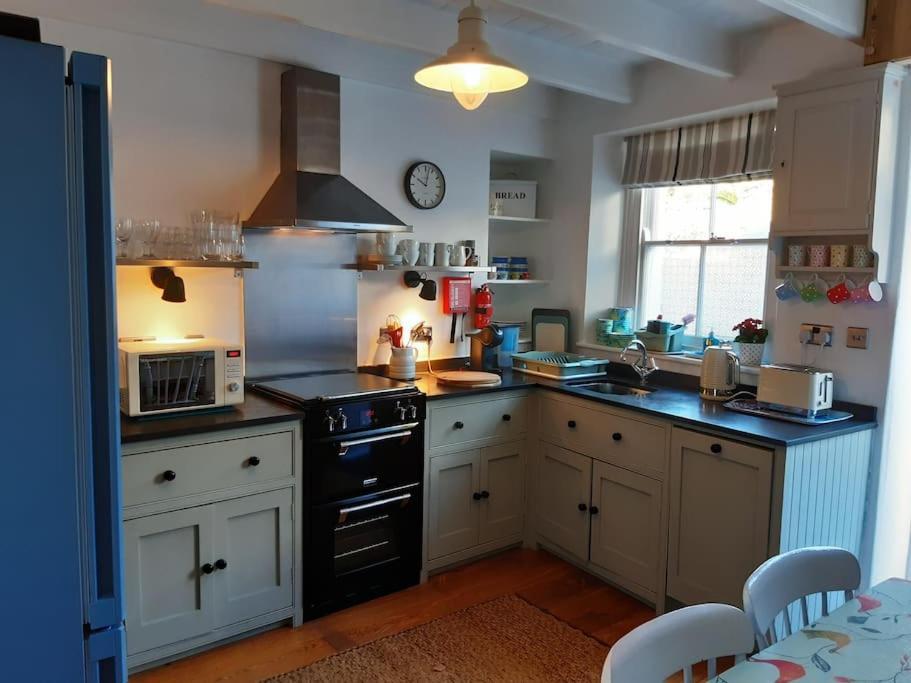 Corvus - Beautiful Cottage Half A Mile From Mousehole ペンザンス エクステリア 写真